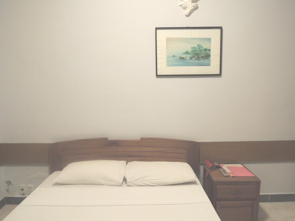 Phoenix Hotel Hue Bagian luar foto