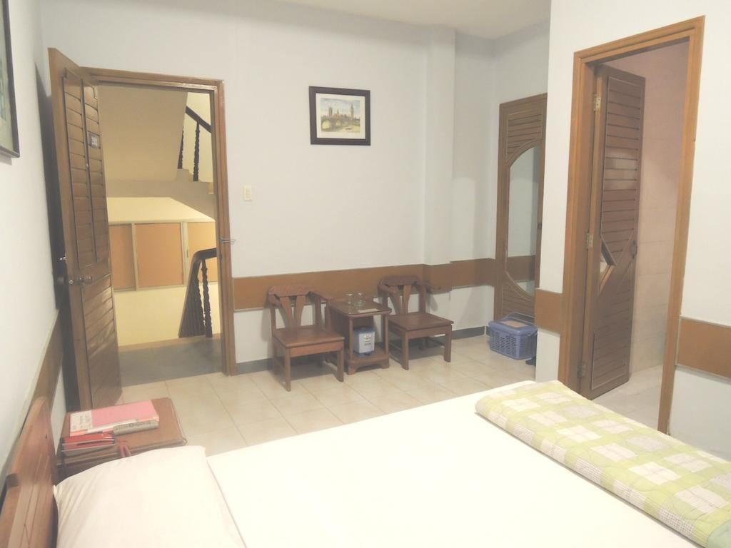 Phoenix Hotel Hue Bagian luar foto